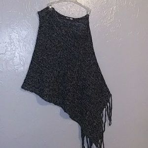 Women's sweater poncho o/s color black w/white